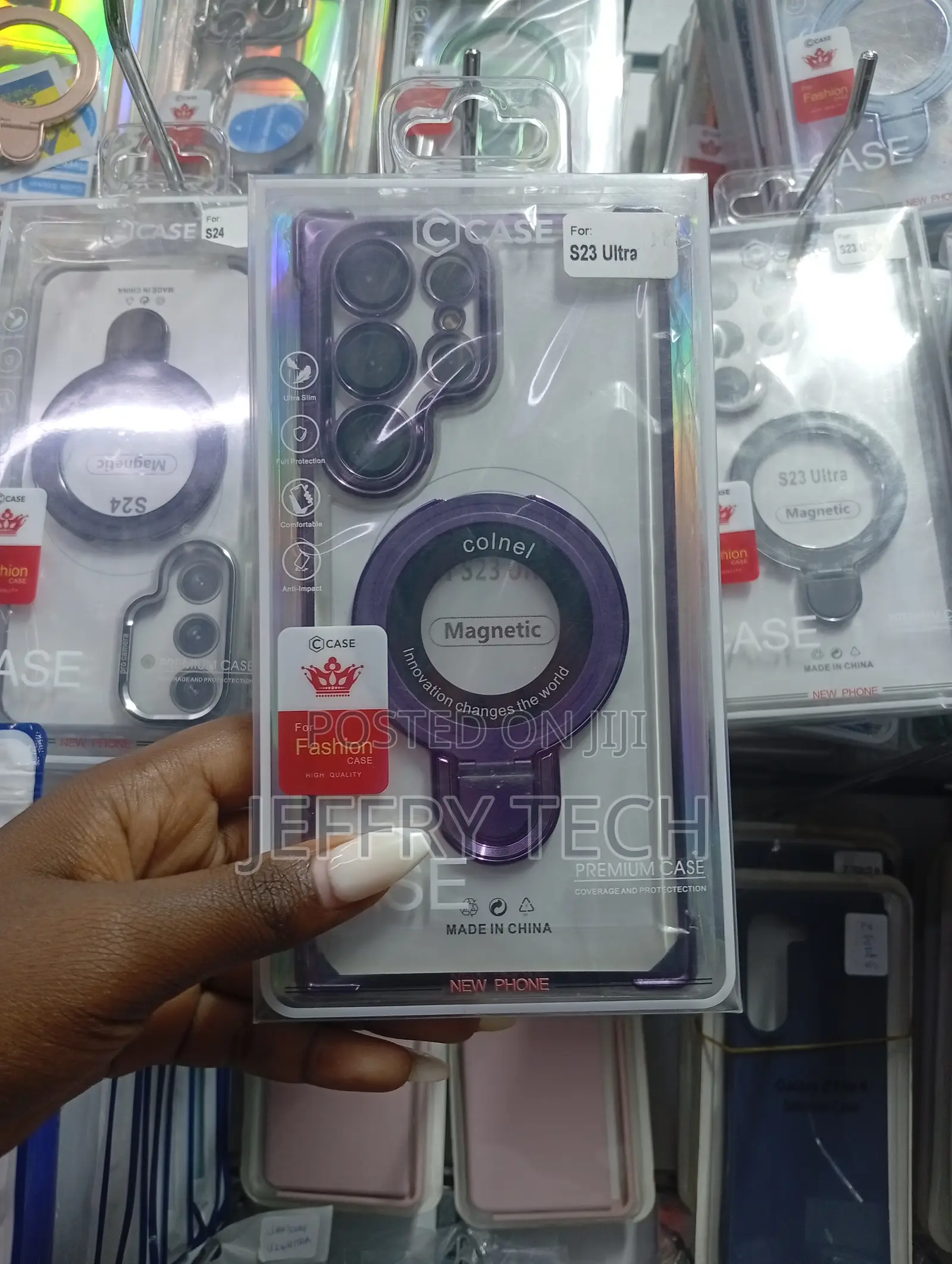 Magnetic Fashion Case Designed for the Samsung Galaxy S23 Ultra.