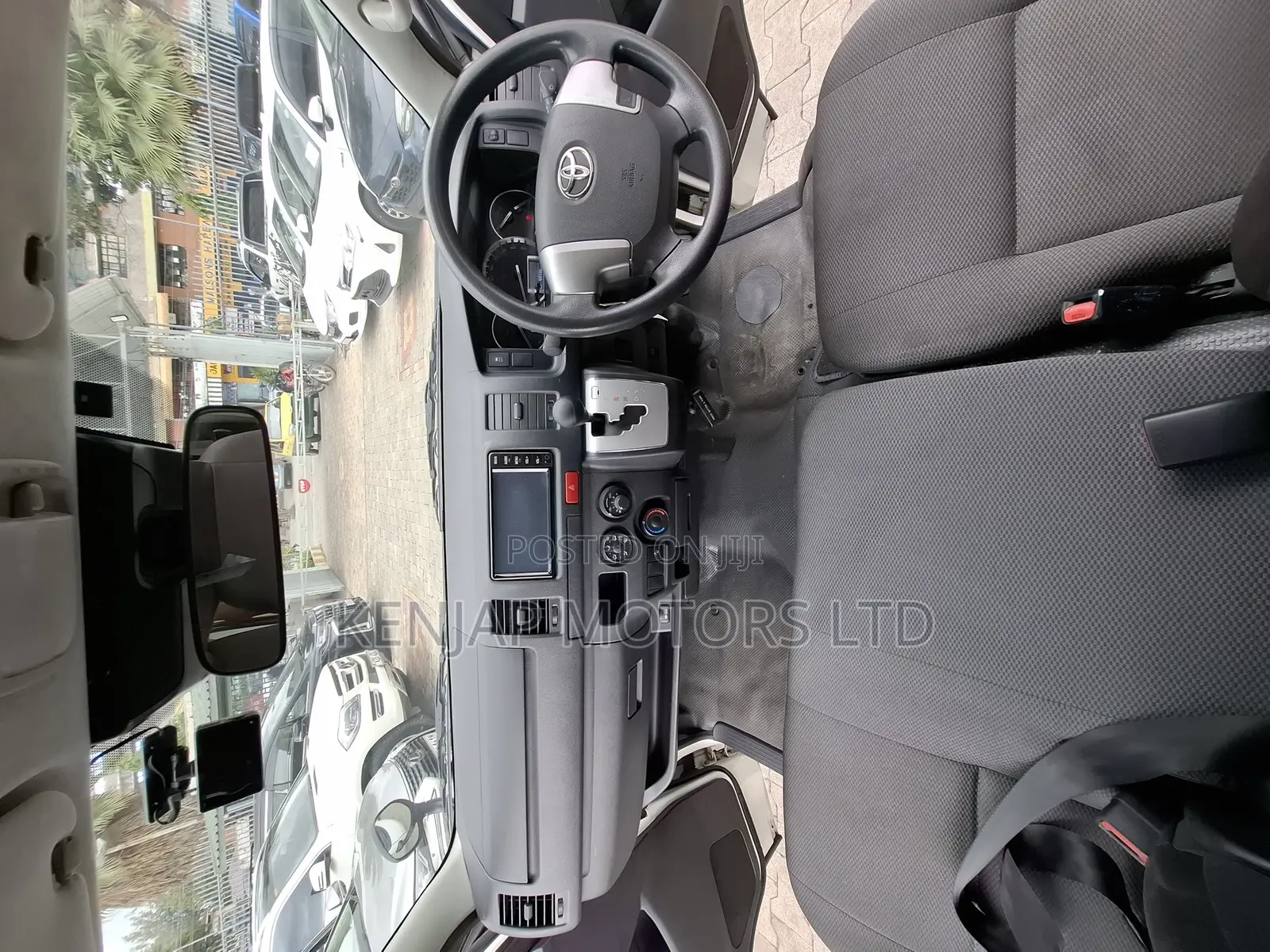Toyota HiAce 2019 Silver
