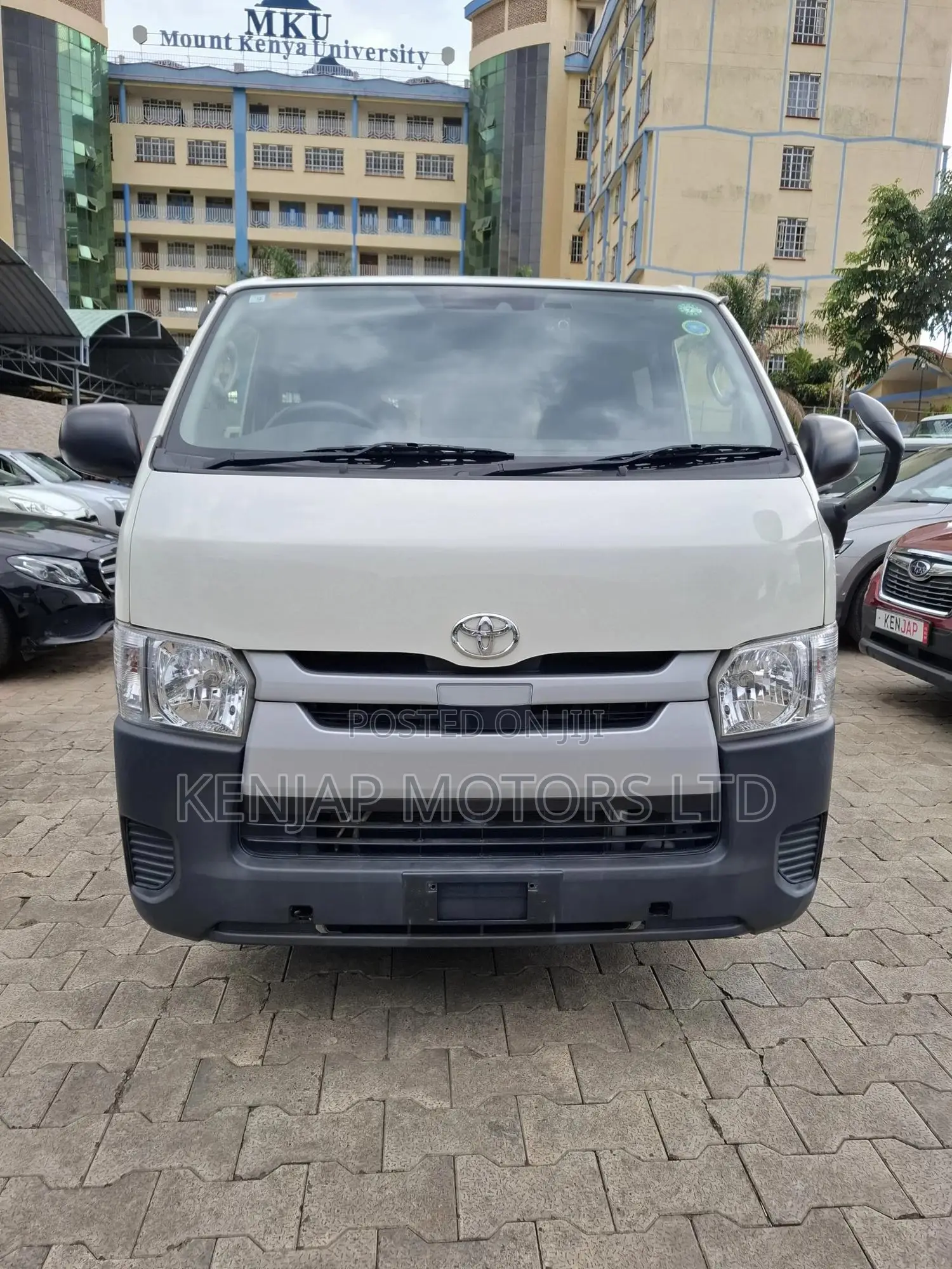 Toyota HiAce 2019 Silver