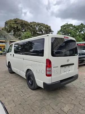 Toyota HiAce 2019 Silver