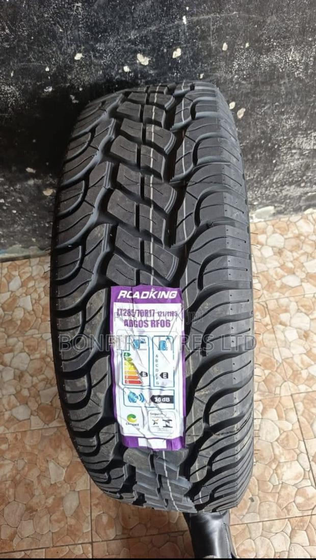 285/70zr17 Roadking - main view