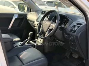 Toyota Land Cruiser Prado 4.0 Petrol TX-L 2020 Off white