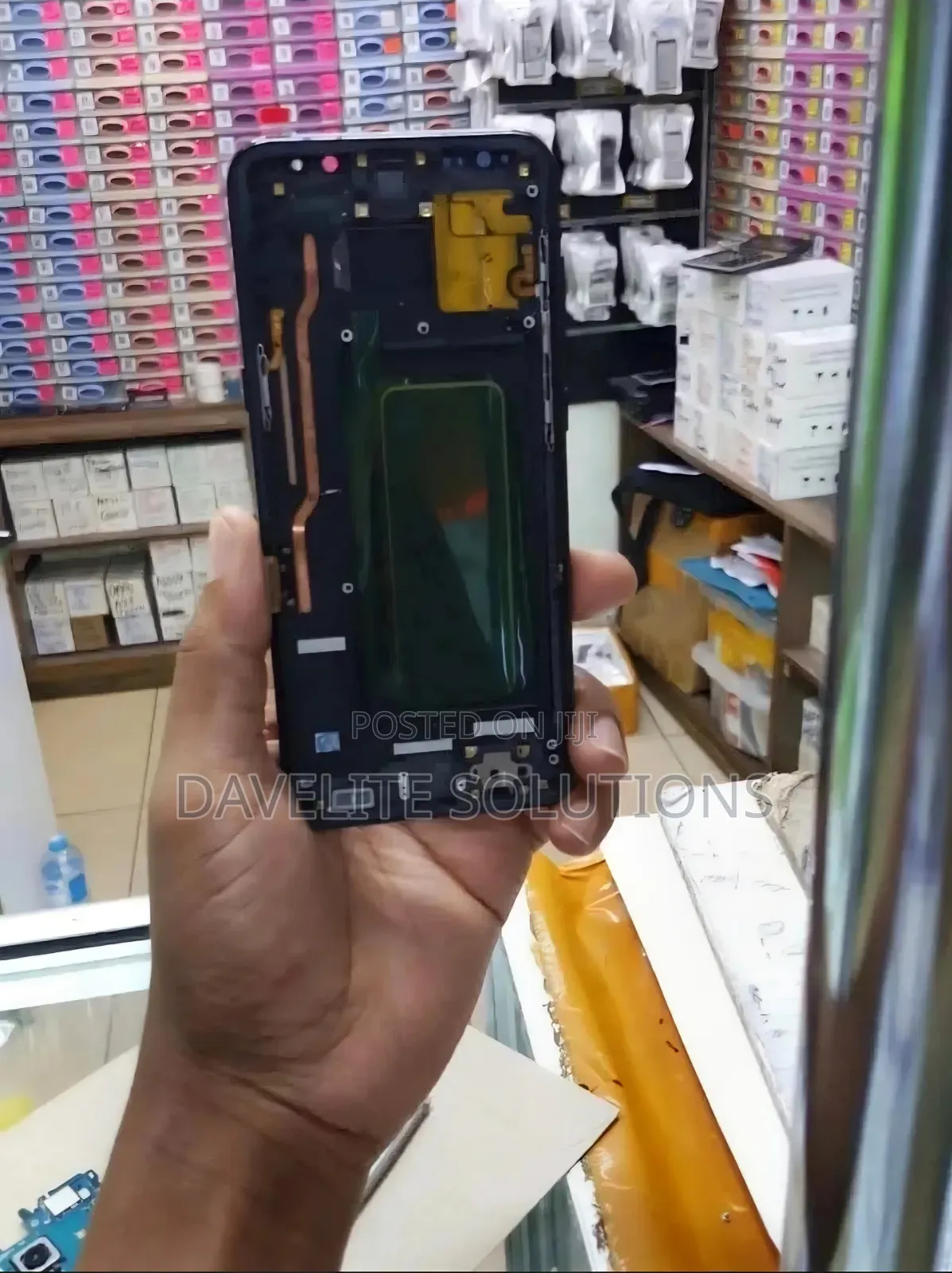 iPhone, Samsung, Sony, Huawei, Oppo, One+ Screen Replacement