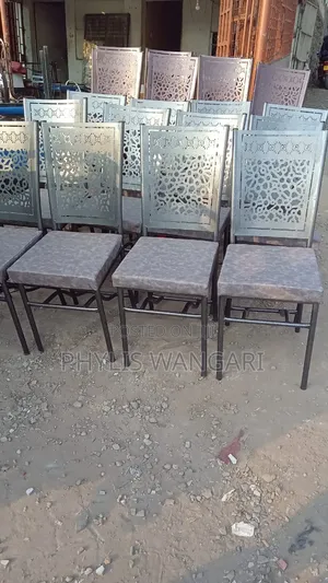 College Seats With Arms