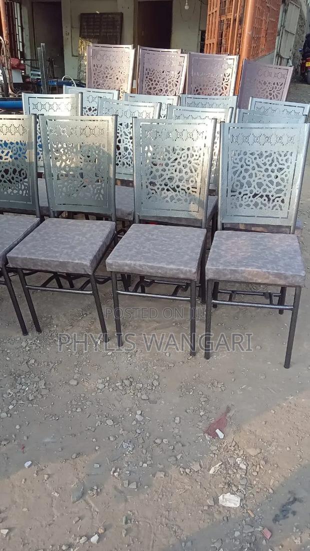 College Seats With Arms
