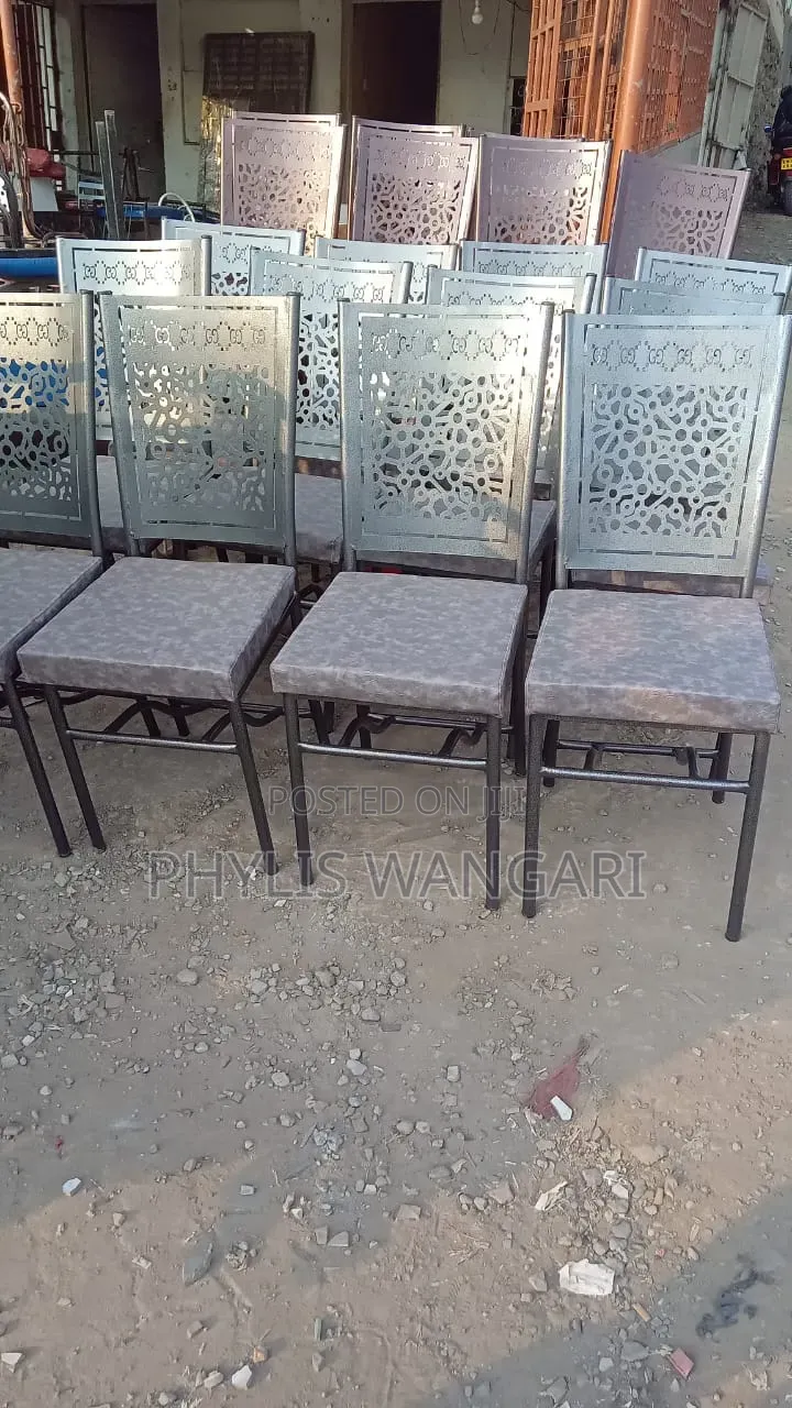College Seats With Arms