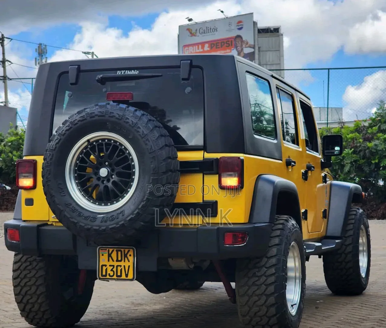 Jeep Wrangler 2010 Yellow