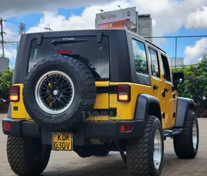 Jeep Wrangler 2010 Yellow