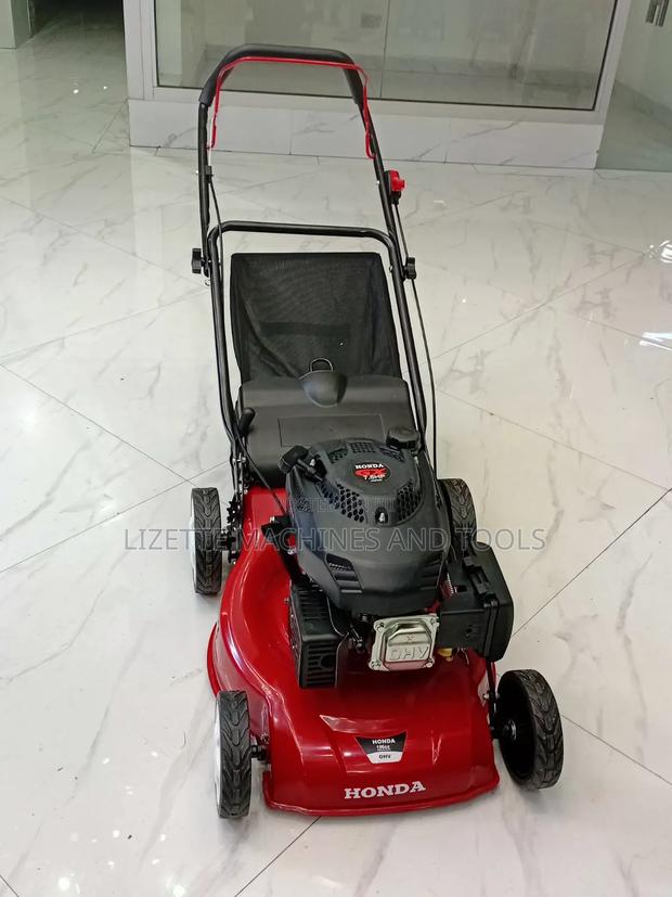 Honda 196cc Petrol Powered Lawn Mower 7.5hp - thumbnail 3