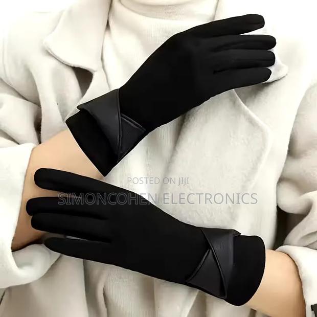 *Free Size Women's Warm Thermal Winter Gloves Soft Warm Lining - main view