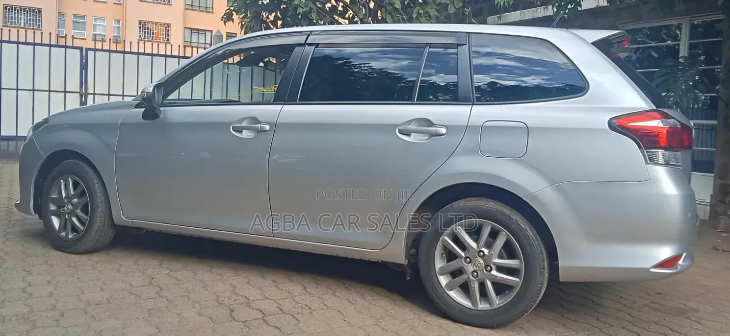 Toyota Corolla Fielder 2020 Silver