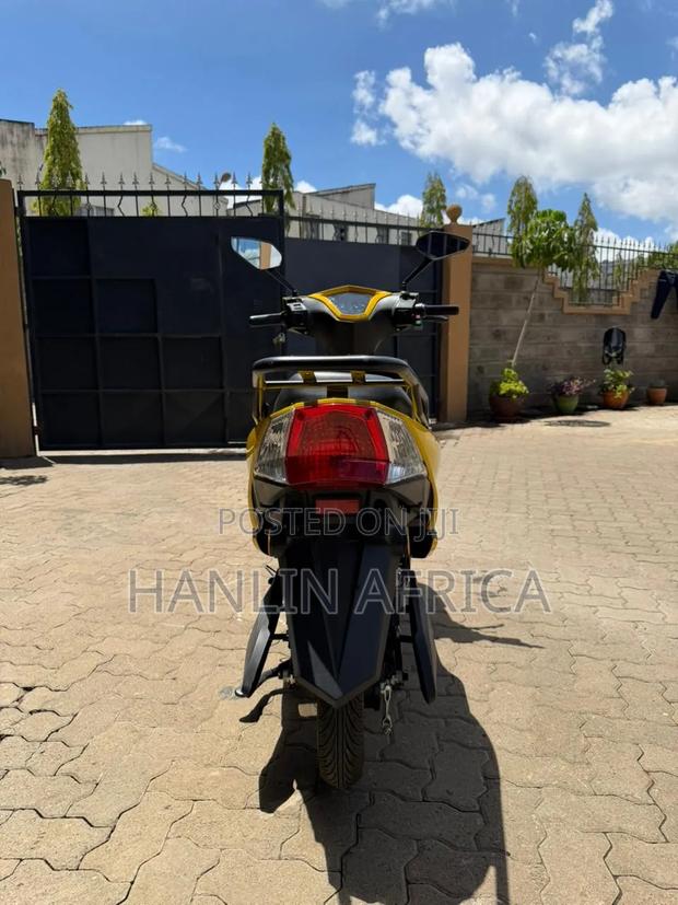 New Motorcycle 2024 Yellow - thumbnail 4