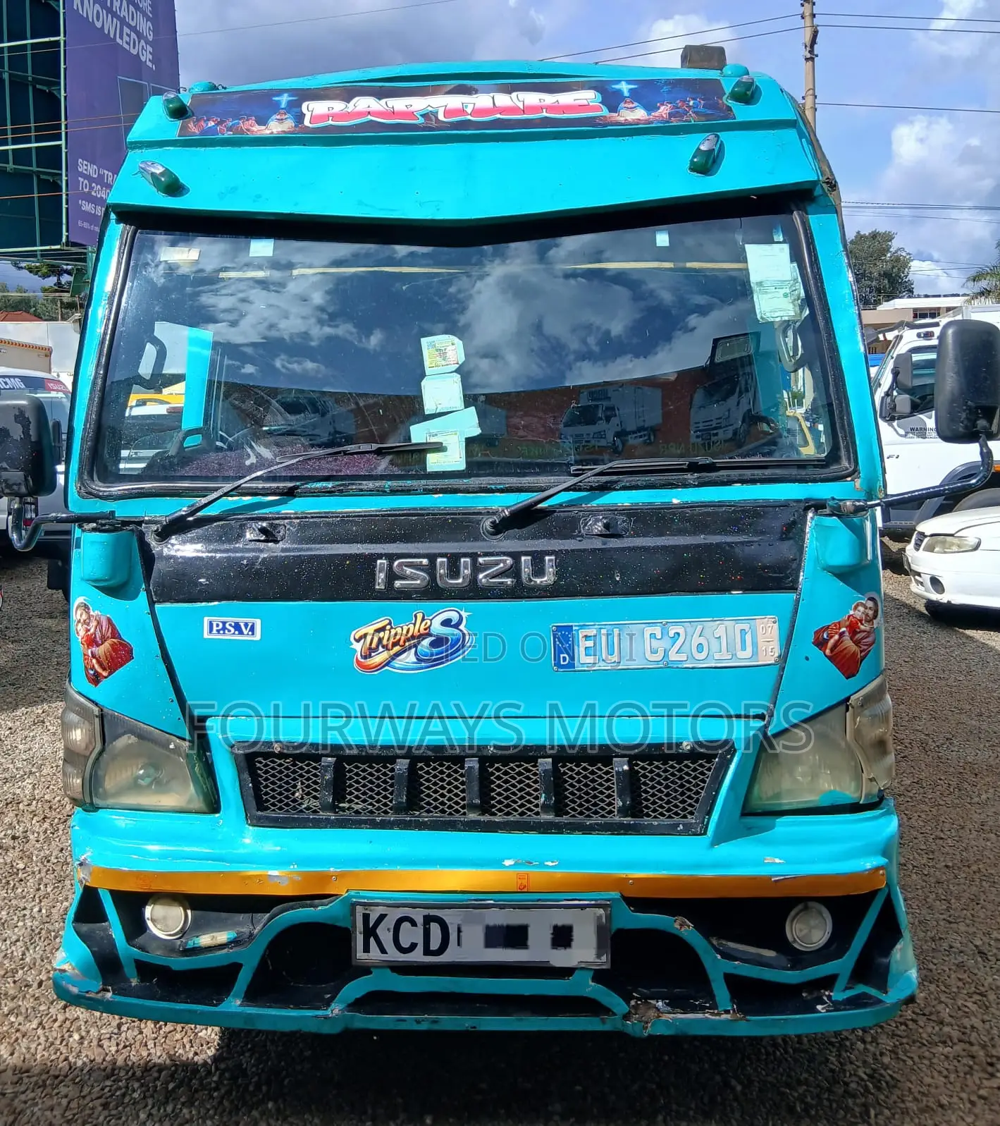 Isuzu NQR 2014 Green