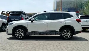 Subaru Forester Premium AWD 2019 White