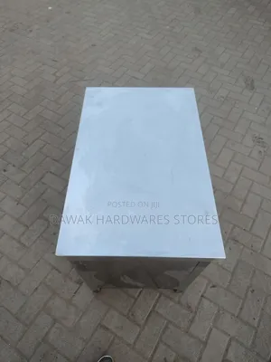 Covered All Sides Stainless Steel Table