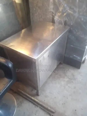 Covered All Sides Stainless Steel Table