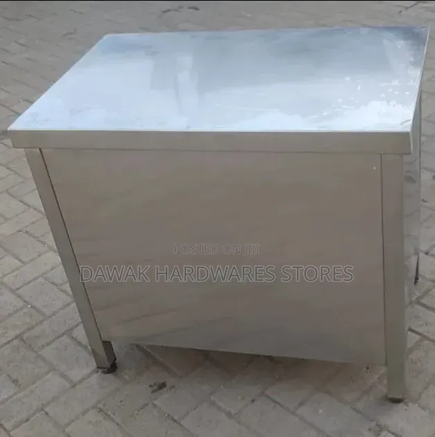 Covered All Sides Stainless Steel Table