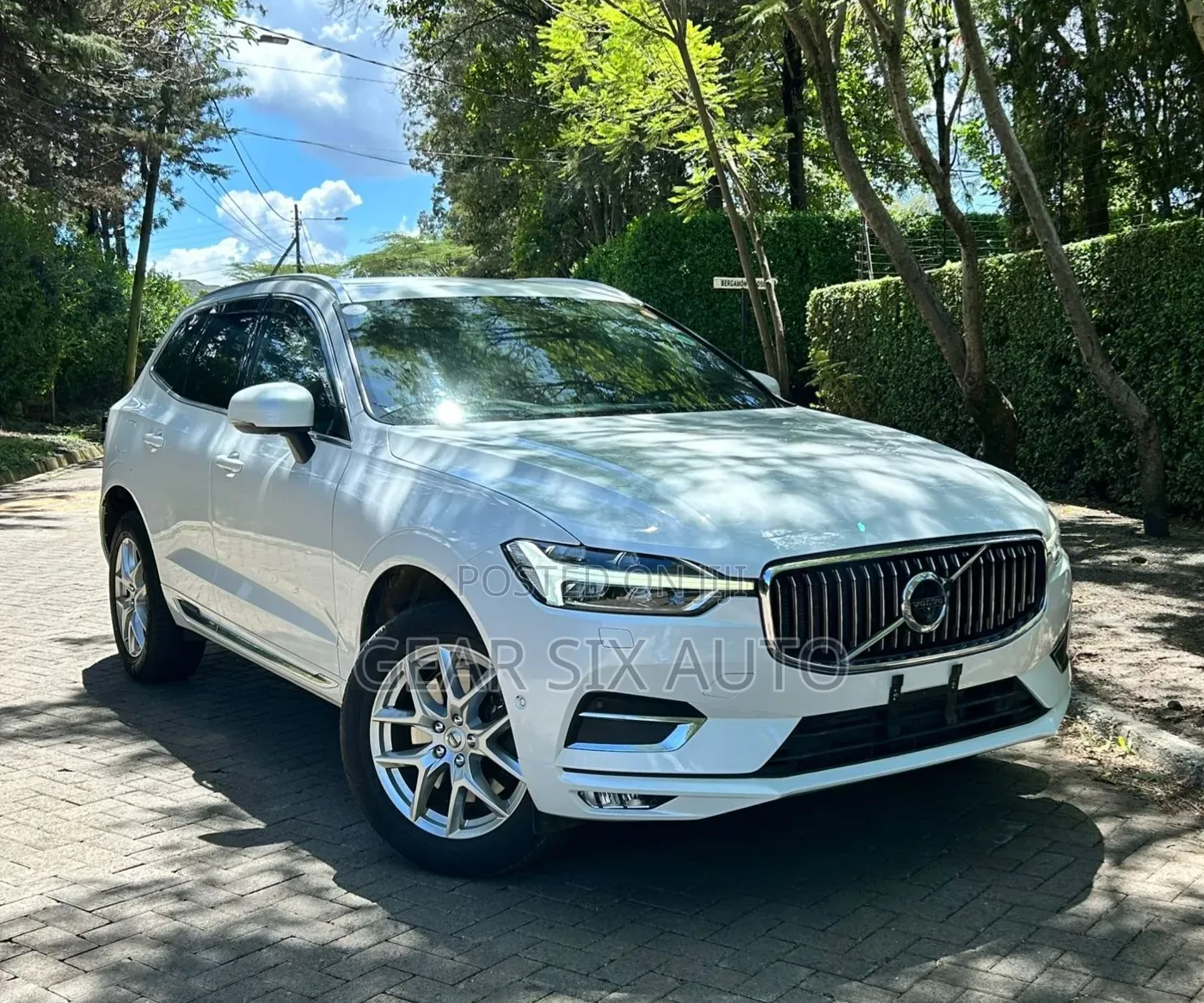 Volvo XC60 T5 Momentum AWD 2019 White