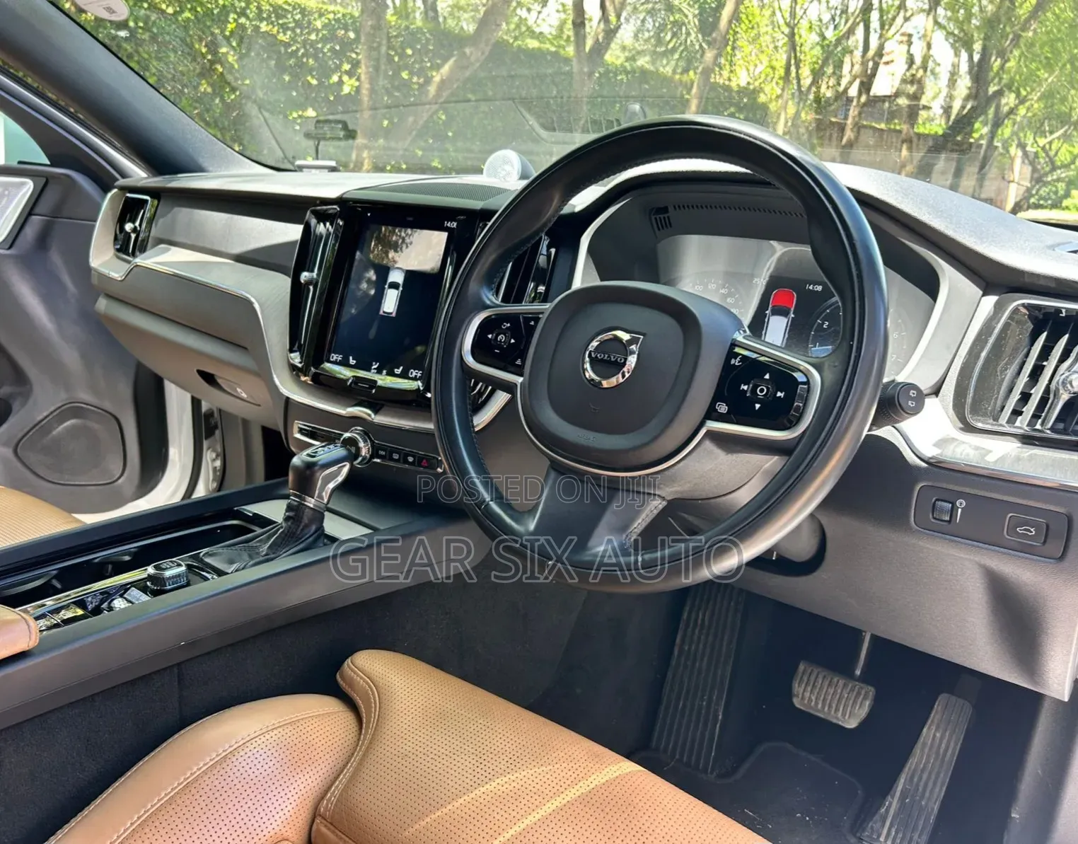 Volvo XC60 T5 Momentum AWD 2019 White