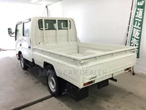 Selling Toyota Dyna Double Cab
