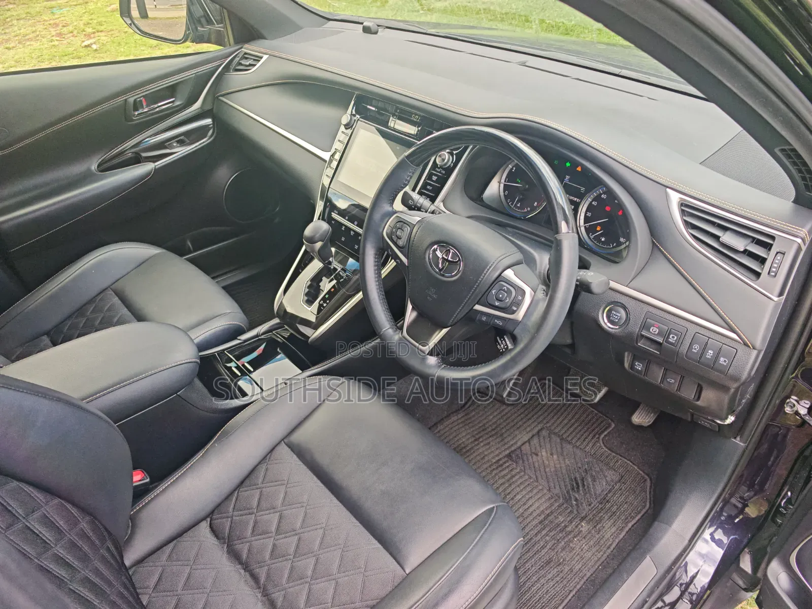 Toyota Harrier 2.0 2019 Purple