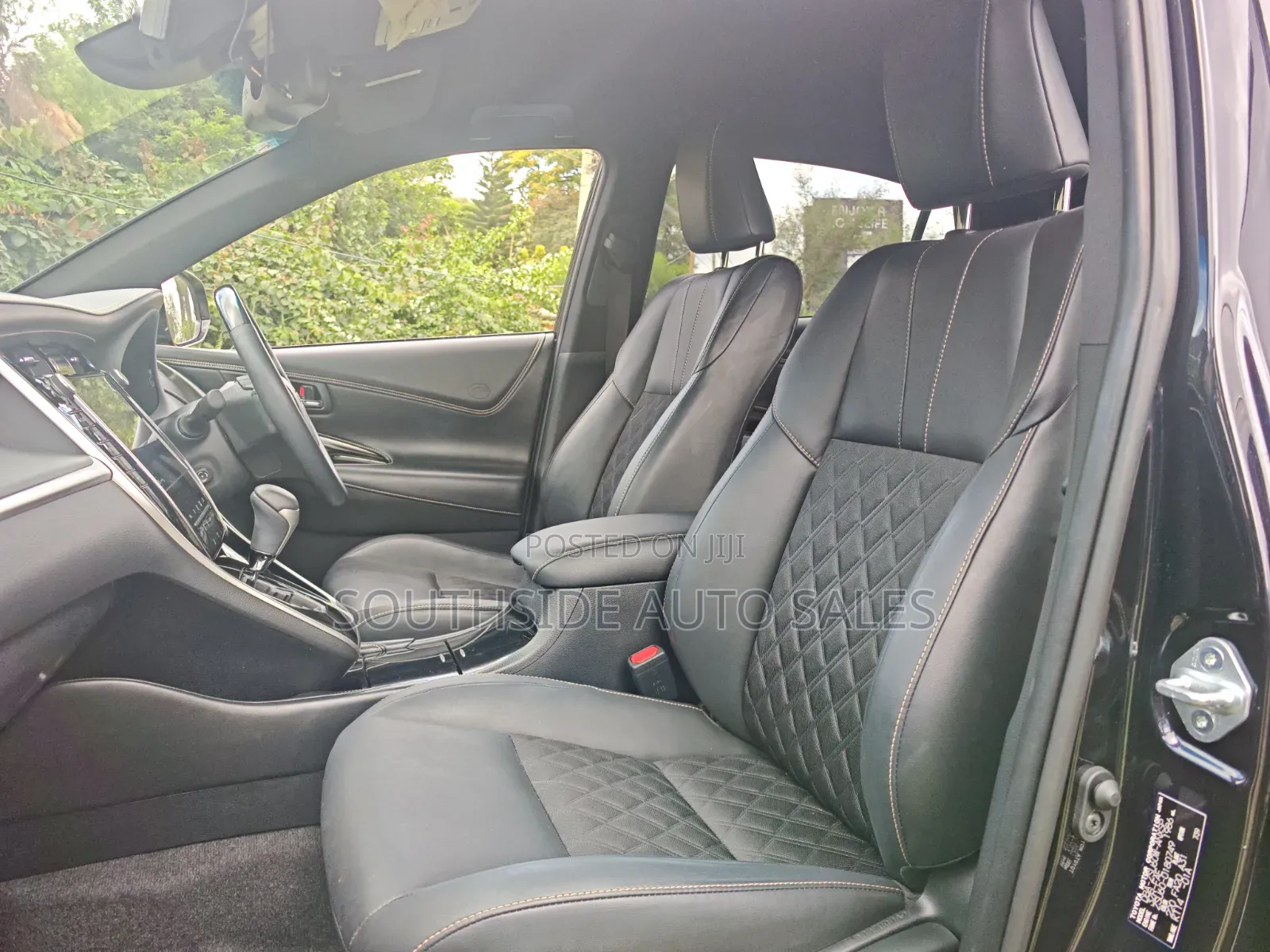 Toyota Harrier 2.0 2019 Purple