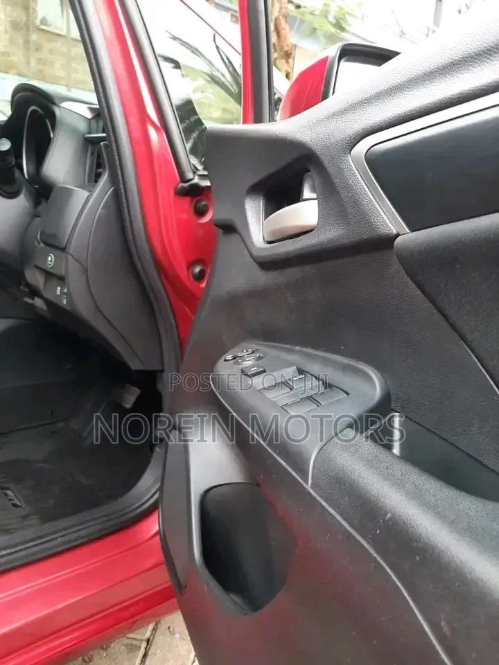 Honda Fit 2018 Red