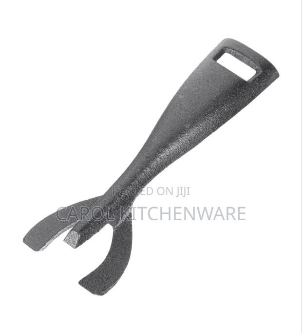 Cast Iron Steak Plate Fork/Sizzling Plate Gripper - main view