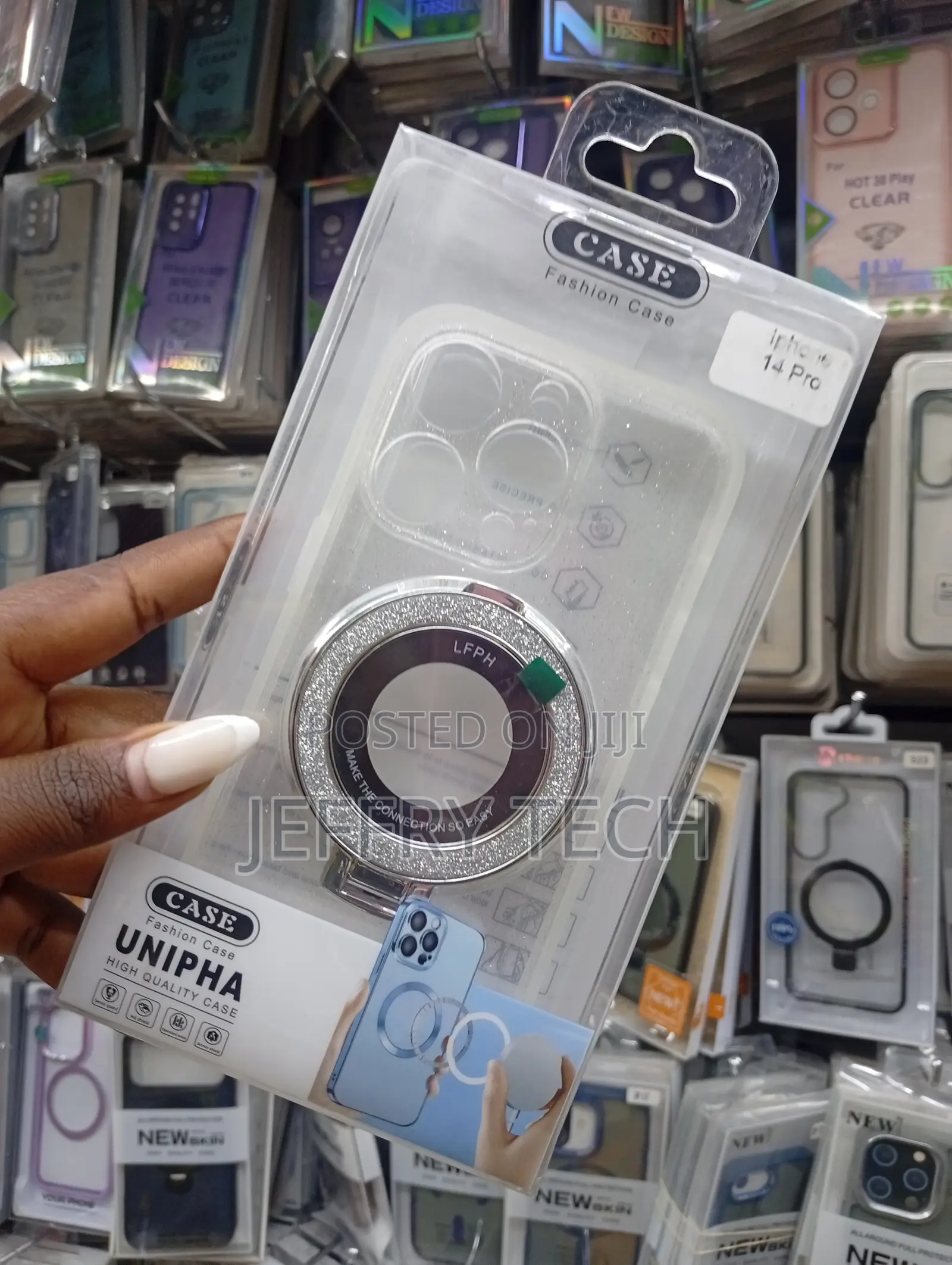 Fashion Case for the iPhone 14 Pro Is a Clear Magnetic Case