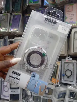 Fashion Case for the iPhone 14 Pro Is a Clear Magnetic Case