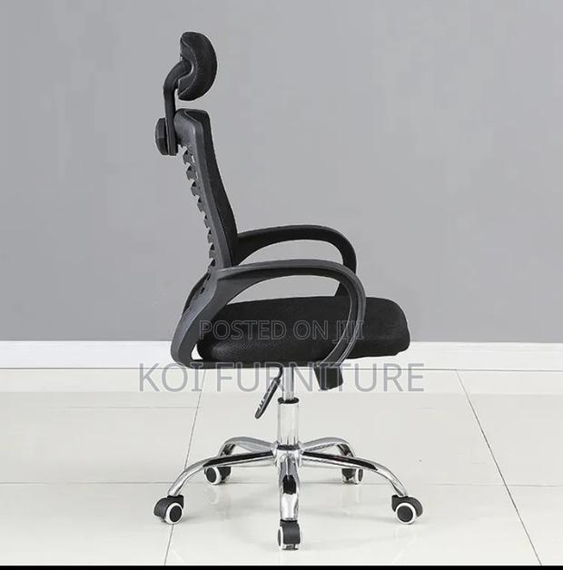 Office Chair : Mesh High-Back Office Chair With Adjustable Headrest - thumbnail 3