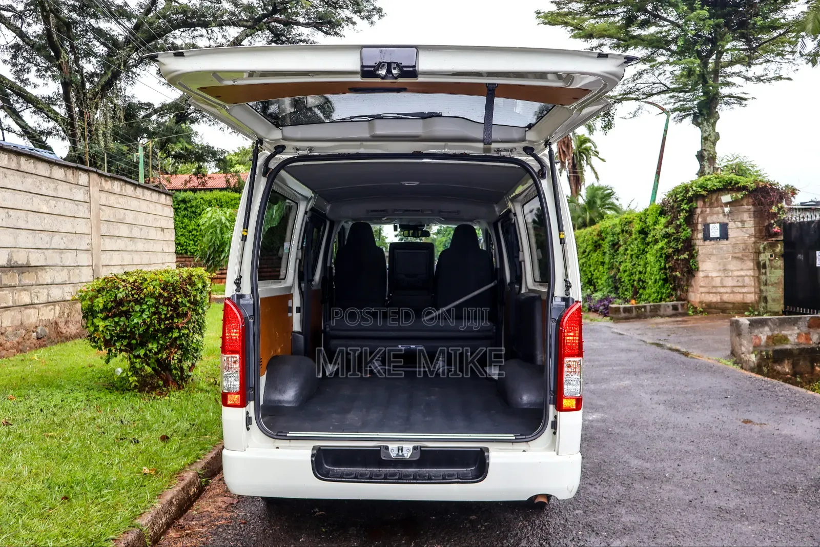 Toyota HiAce 2020 White