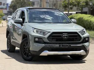 Toyota RAV4 Adventure 2019 Green