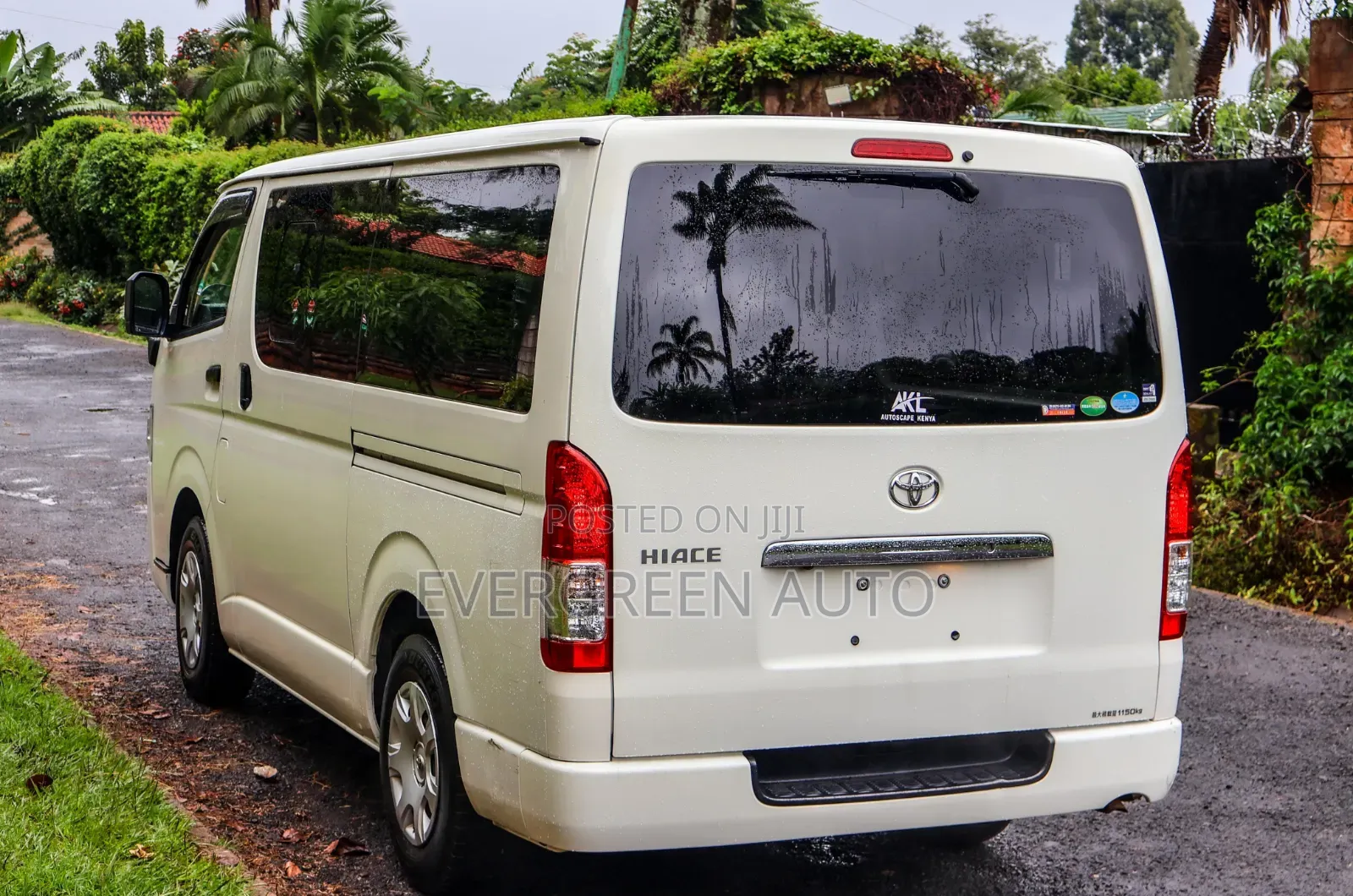 Toyota HiAce 2020 White