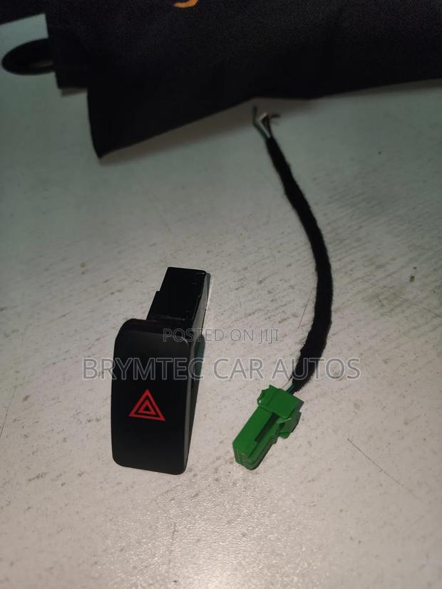 Fielder Axio Hazard Switch Button - main view