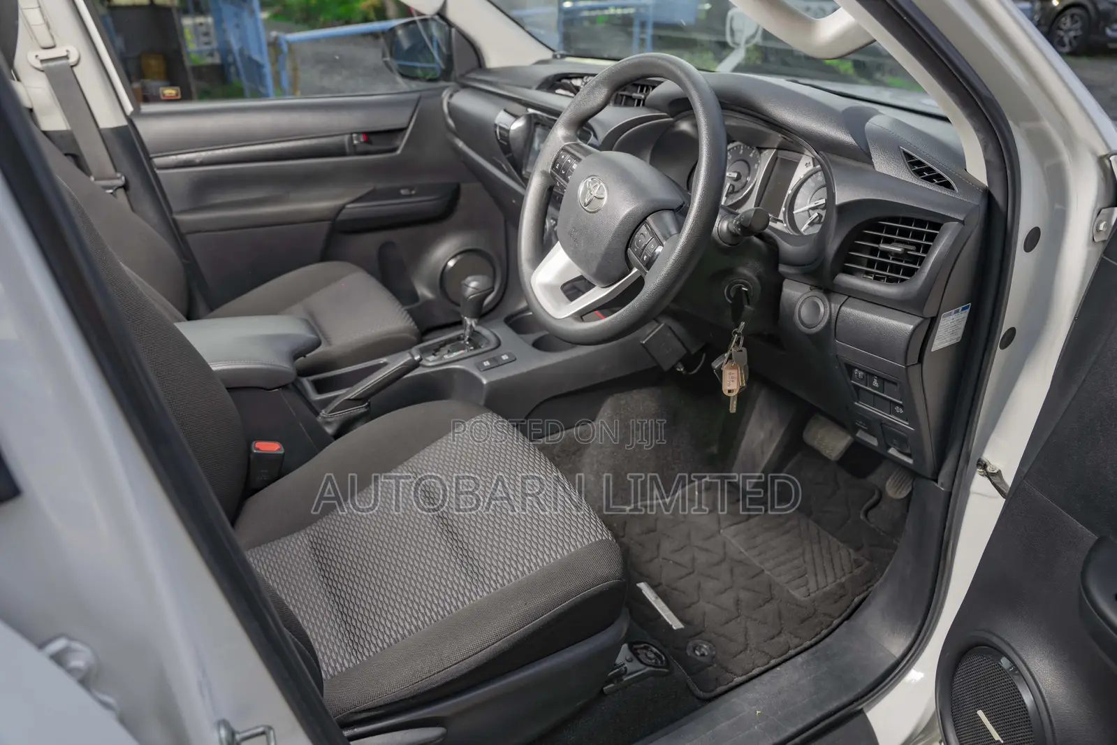 Toyota Hilux 2020 White