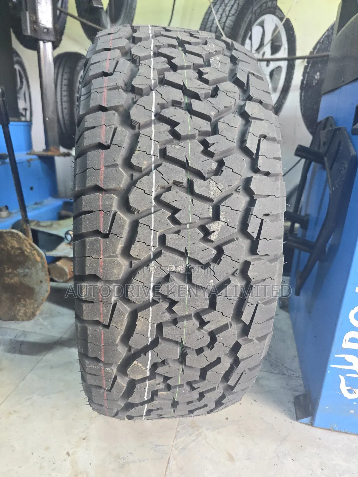 285/60r18 Roadcruza All Terrain Tire