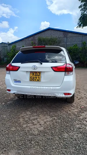 Toyota Corolla Fielder 2015 White