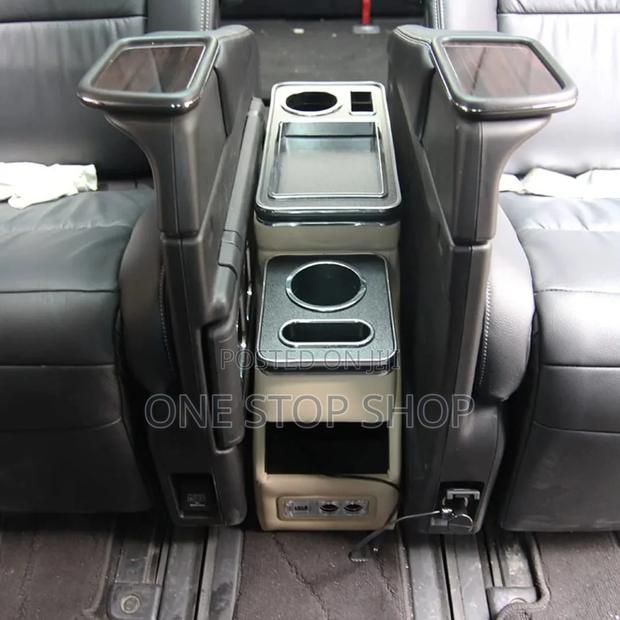 Noah/Voxyconsole Box With Builtincupholder,Storage Compartment,Usbport