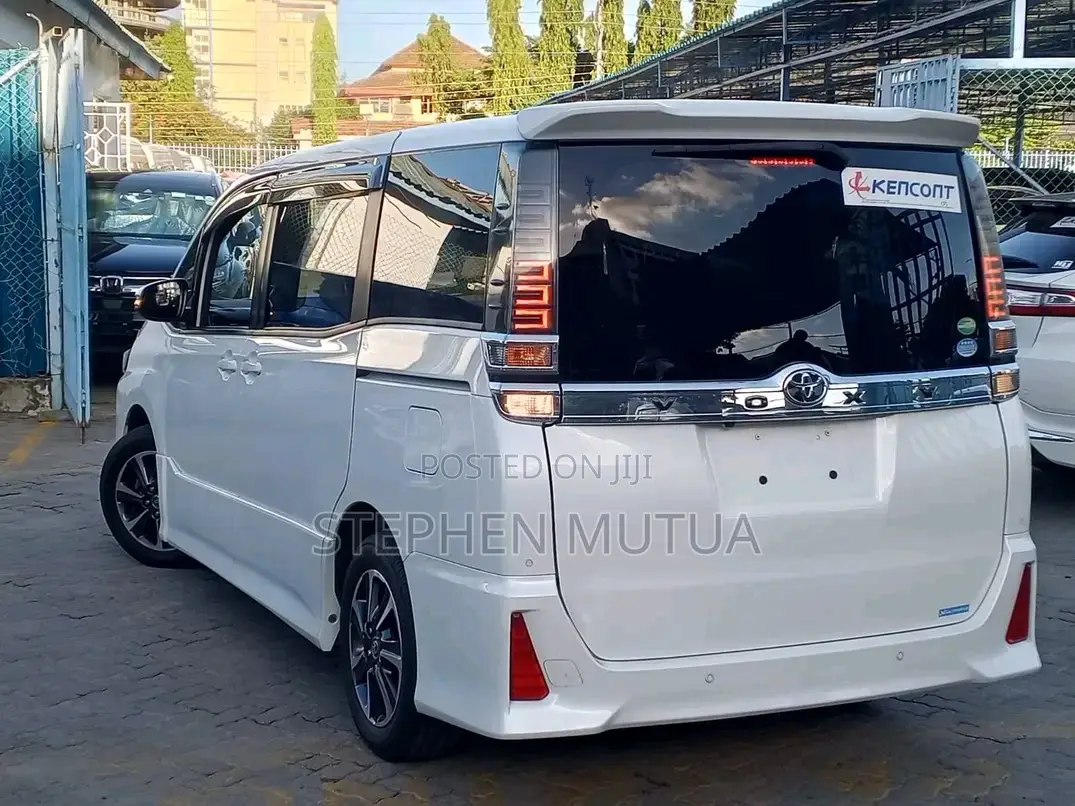 Toyota Voxy 2019 White