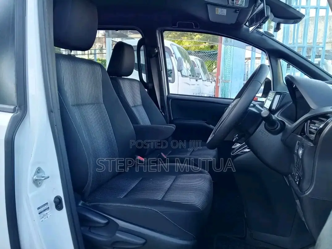 Toyota Voxy 2019 White