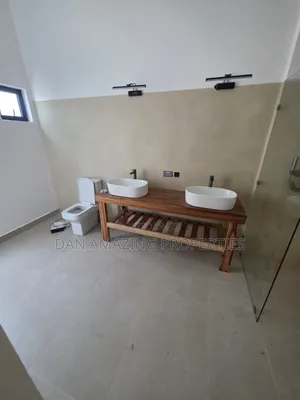 3bdrm Villa in Diani On 1/4 Acre for sale
