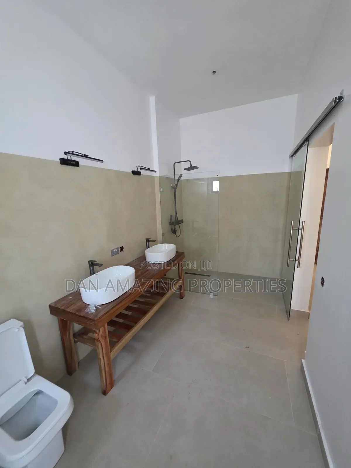 3bdrm Villa in Diani On 1/4 Acre for sale