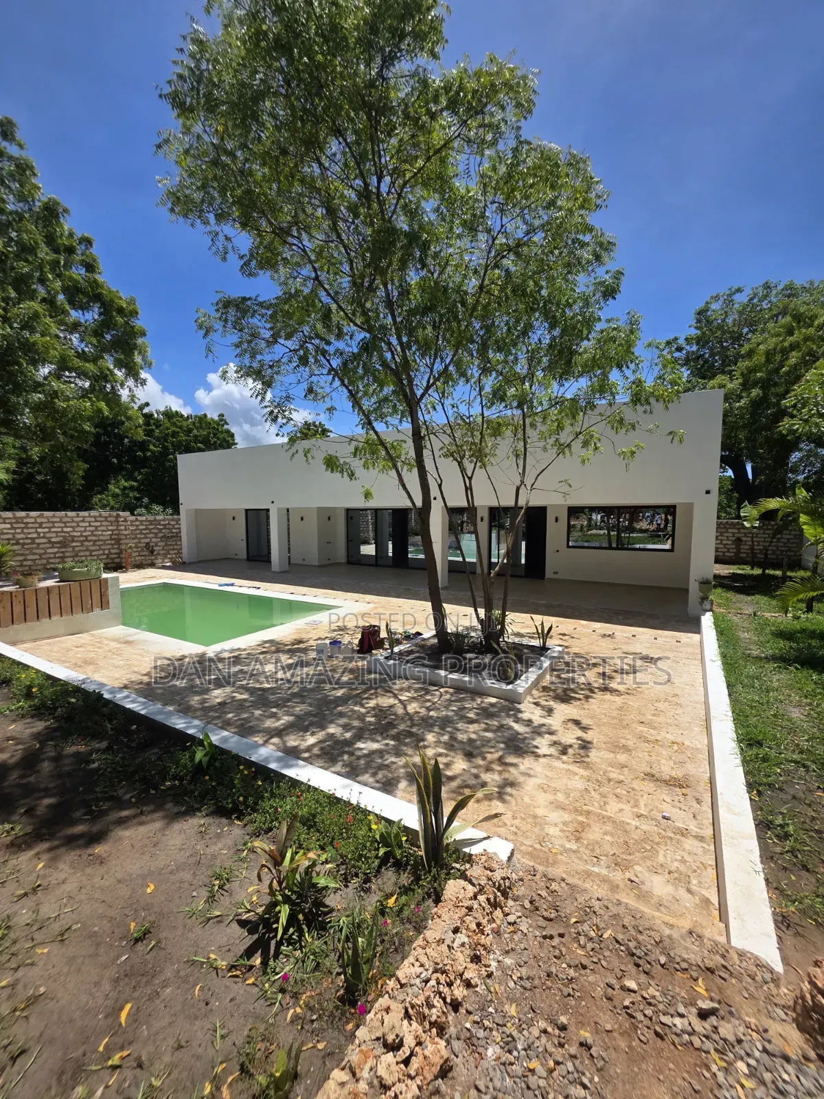 3bdrm Villa in Diani On 1/4 Acre for sale