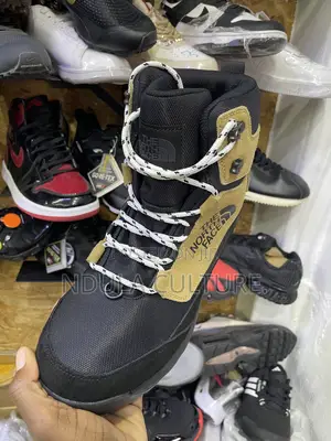 The North Face Men's Chilkat v Cognito Boots,