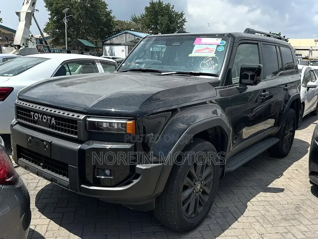 Toyota Land Cruiser LC300 2024 Black