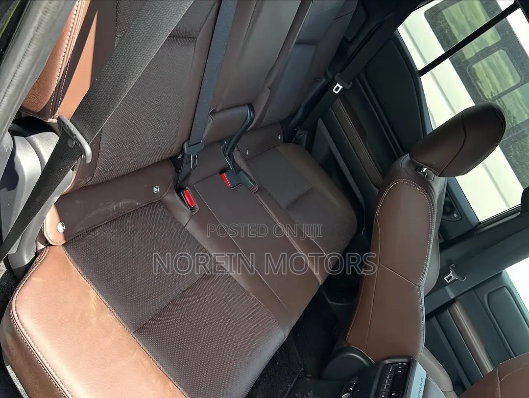 Toyota Land Cruiser LC300 2024 Black