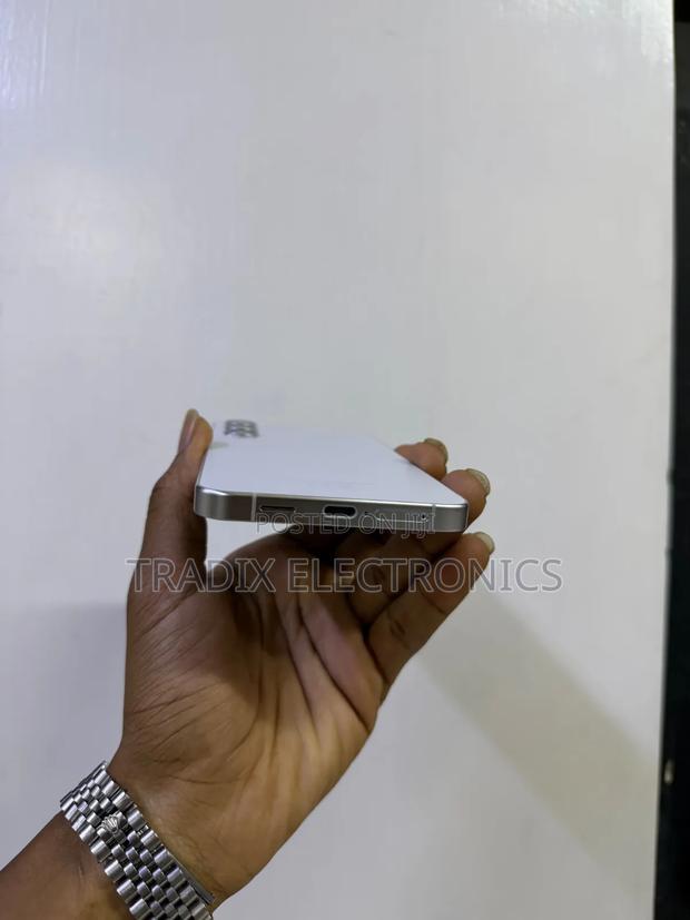 Samsung Galaxy S24 Plus 256 GB Silver - thumbnail 3