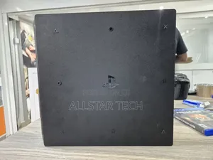 Ps4 Pro With Pad and Minecraft Game