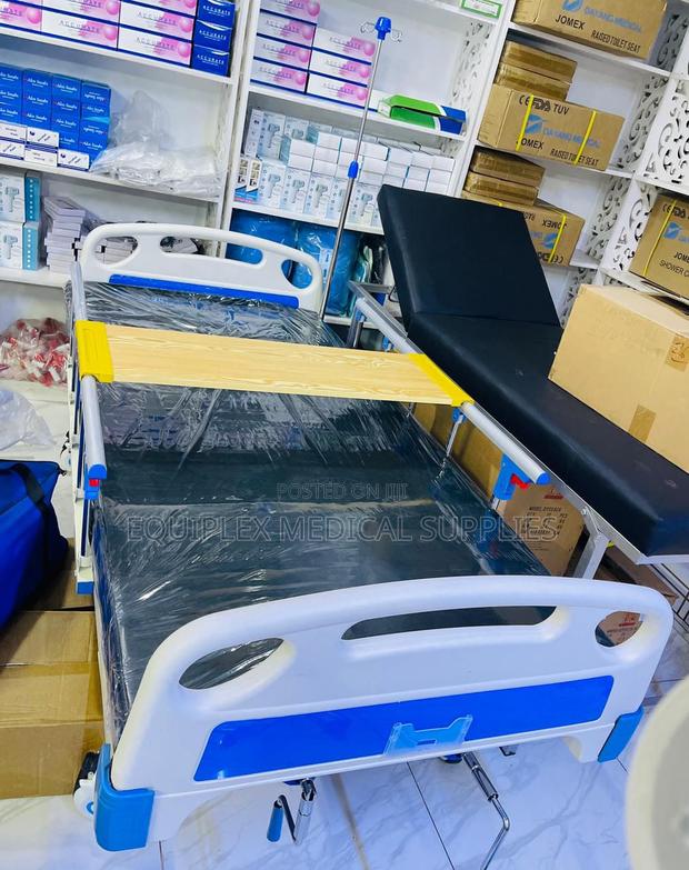 High Quality Hospital Beds (Double Crank) With Mattress